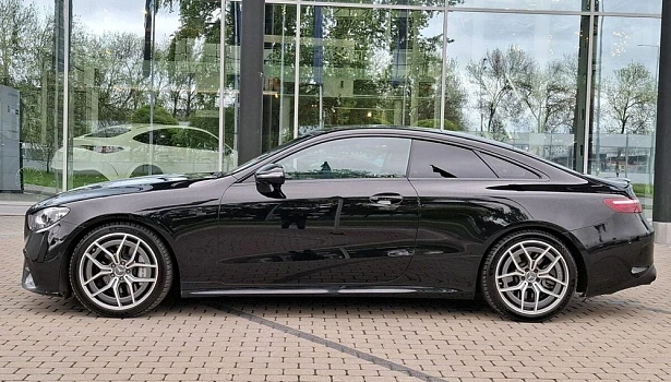 Mercedes-Benz AMG E 53 4MATIC Купе Особая Серия (435 л.с.) фото 3
