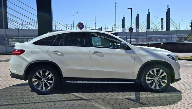 Mercedes-Benz GLE 350 d 4MATIC Внедорожник Особая серия (249 л.с.) фото 7