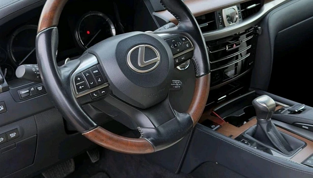 Lexus LX 4.5d 4WD Внедорожник Black Vision (272 л.с.) фото 6