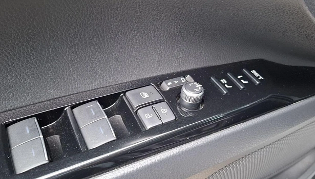 Toyota Camry 2.5 4WD Седан DeLuxe (209 л.с.) фото 19