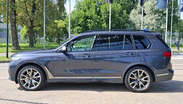 BMW X7 3.0d 4WD Внедорожник (400 л.с.) фото 3