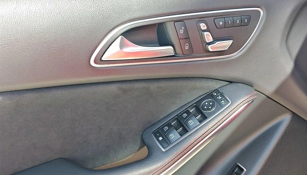Mercedes-Benz AMG GLA 45 4MATIC Внедорожник Особая серия (381 л.с.) фото 17