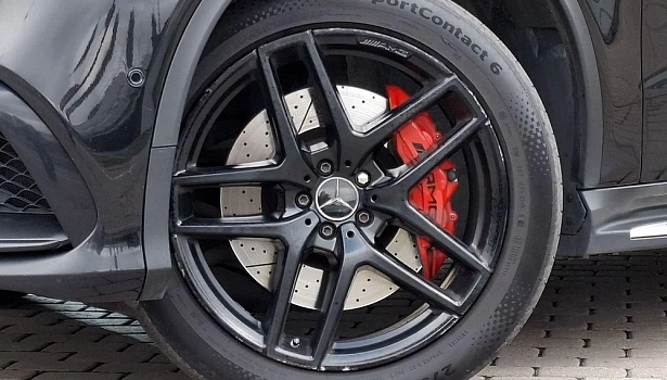 Mercedes-Benz AMG GLE 63 4MATIC Внедорожник Особая серия (585 л.с.) фото 14
