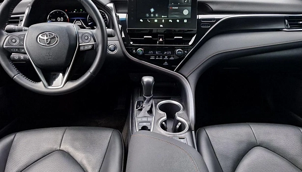 Toyota Camry 2.5 4WD Седан DeLuxe (209 л.с.) фото 9