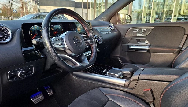 Mercedes-Benz GLA 200 4MATIC Внедорожник Sport (150 л.с.) фото 11