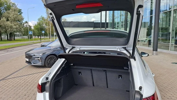 Audi A3 1.5 4WD Хэтчбек (160 л.с.) фото 15
