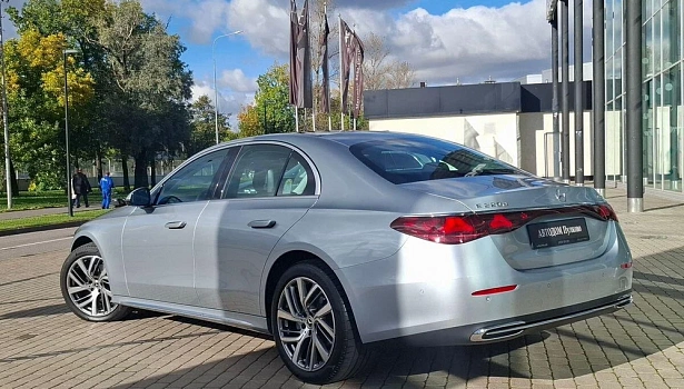 Mercedes-Benz E 2.0d 4MATIC Седан (197 л.с.) фото 4
