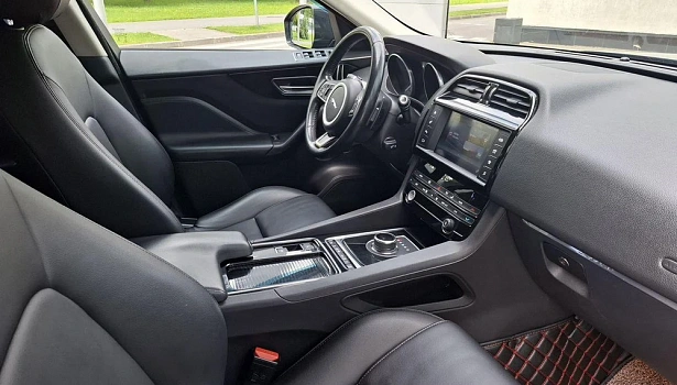 Jaguar F-Pace 2.0d 4WD Внедорожник Prestige (180 л.с.) фото 11