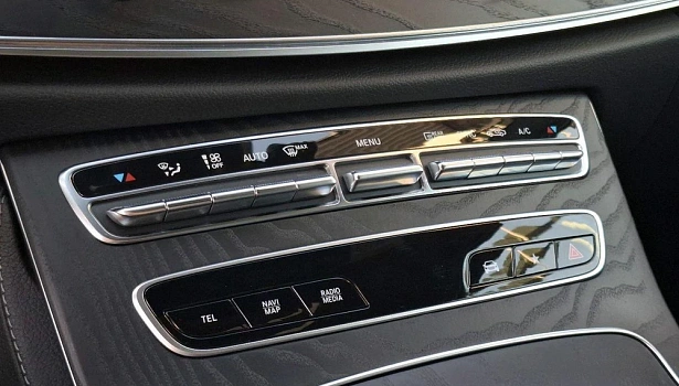 Mercedes-Benz E 220 d 4MATIC Седан Sport (194 л.с.) фото 20