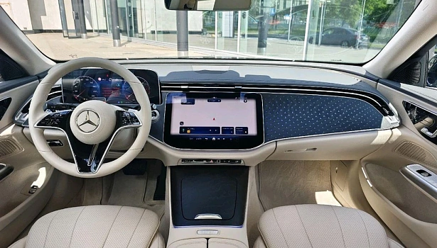 Mercedes-Benz E 2.0d 4MATIC Седан (197 л.с.) фото 10