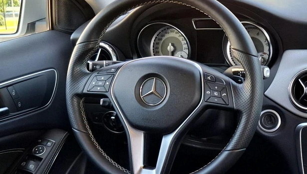 Mercedes-Benz GLA 250 4MATIC Внедорожник Особая серия (211 л.с.) фото 23