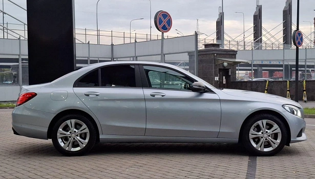 Mercedes-Benz C 200 4MATIC Седан Особая серия (184 л.с.) фото 7