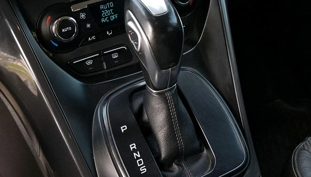 Ford Kuga 1.6 4WD Внедорожник Titanium (150 л.с.) фото 19