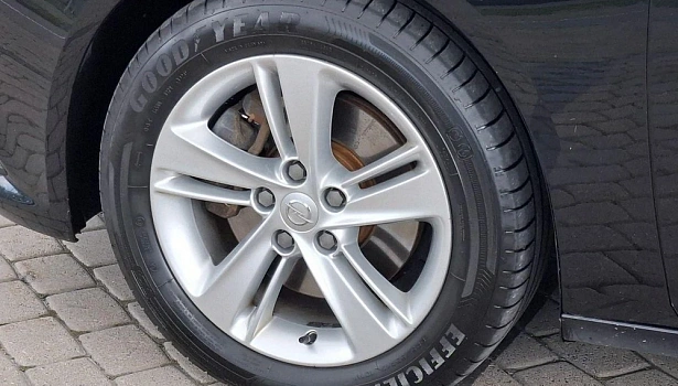 Opel Insignia 2.0d 4WD Универсал (170 л.с.) фото 17