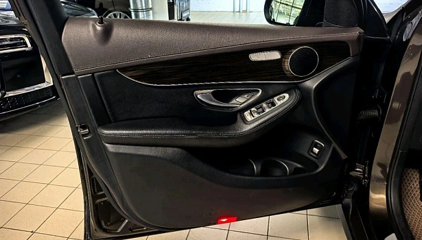 Mercedes-Benz GLC 250 4MATIC Внедорожник Особая серия (211 л.с.) фото 5