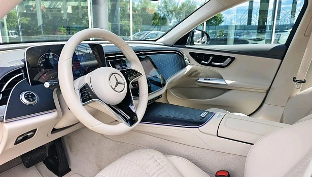 Mercedes-Benz E 2.0d 4MATIC Седан (197 л.с.) фото 11