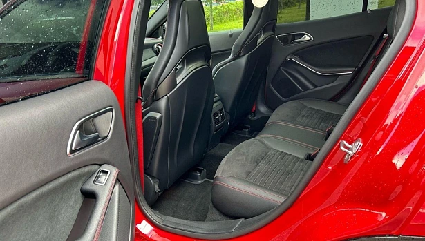 Mercedes-Benz AMG GLA 45 4MATIC Внедорожник Особая серия (381 л.с.) фото 42