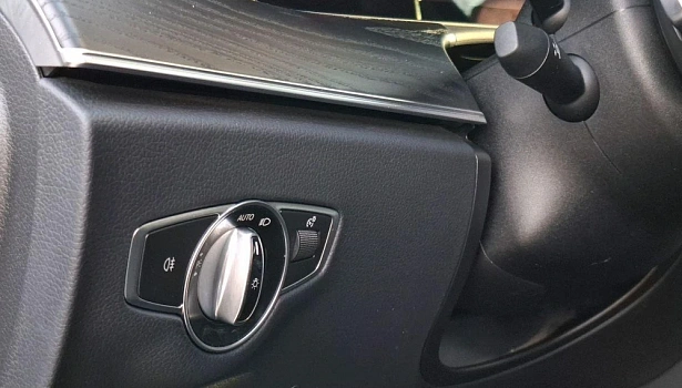 Mercedes-Benz E 220 d 4MATIC Седан Sport (194 л.с.) фото 18