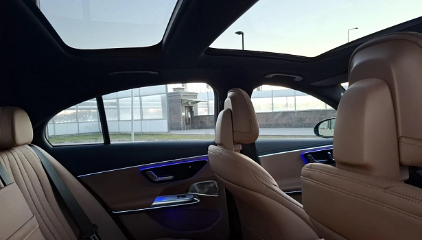Mercedes-Benz E 2.0 4MATIC Седан (258 л.с.) фото 10