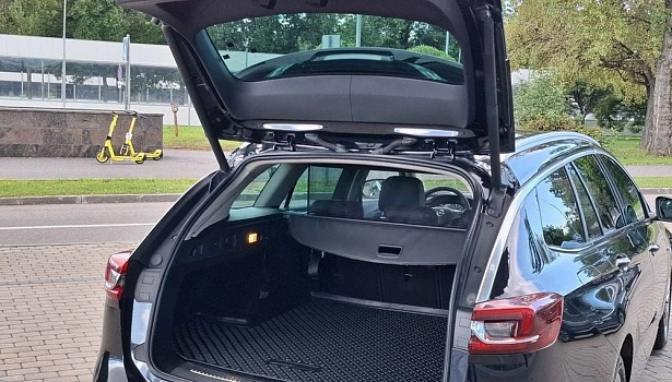 Opel Insignia 2.0d 4WD Универсал (170 л.с.) фото 16