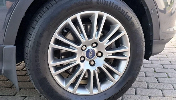 Ford Kuga 1.6 4WD Внедорожник Titanium (150 л.с.) фото 16