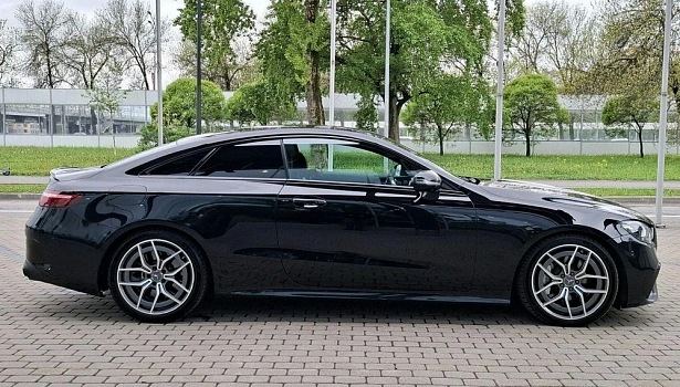 Mercedes-Benz AMG E 53 4MATIC Купе Особая Серия (435 л.с.) фото 7