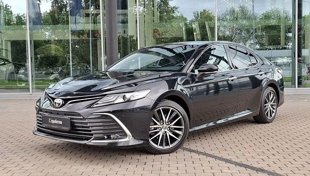 Toyota Camry 2.5 4WD Седан DeLuxe (209 л.с.) фото 1