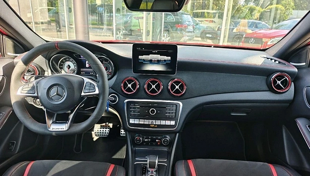 Mercedes-Benz AMG GLA 45 4MATIC Внедорожник Особая серия (381 л.с.) фото 13