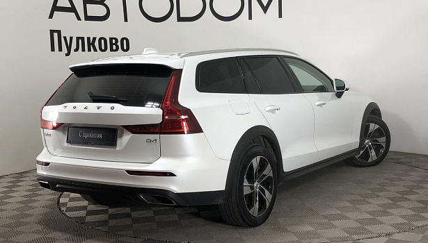 Volvo V60 Cross Country 2.0d 4WD Универсал (190 л.с.) фото 6