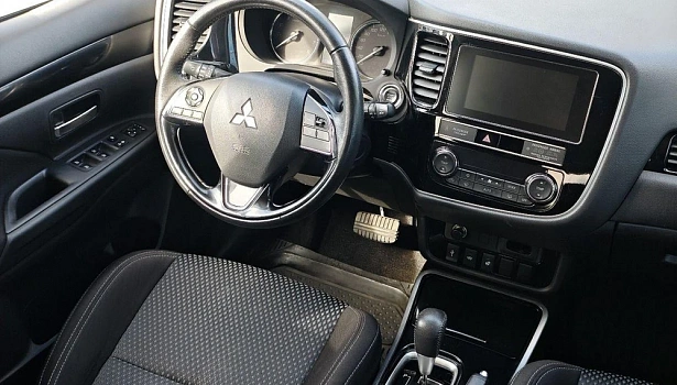 Mitsubishi Outlander 2.0 4WD Внедорожник Inform (146 л.с.) фото 20