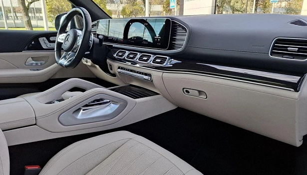 Mercedes-Benz AMG GLS 63 4MATIC Внедорожник (612 л.с.) фото 11