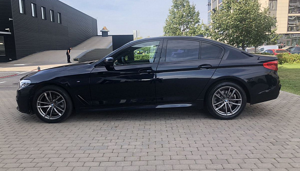 BMW 5 серии 520 d 4WD Седан M Sport (190 л.с.) фото 3