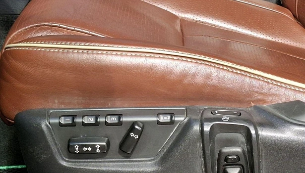 Volvo XC90 2.5 4WD Внедорожник (5 мест) (210 л.с.) фото 18