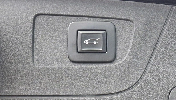 Opel Insignia 2.0d 4WD Универсал (170 л.с.) фото 24