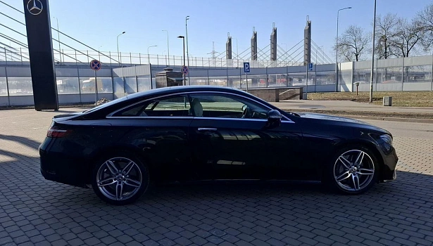 Mercedes-Benz E 450 4MATIC Купе Sport (367 л.с.) фото 7