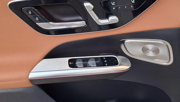 Mercedes-Benz GLC 2.0 4MATIC Внедорожник (258 л.с.) фото 19