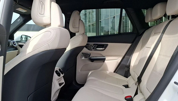 Mercedes-Benz GLC 2.0 4MATIC Внедорожник (258 л.с.) фото 14
