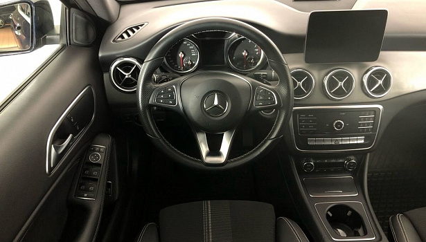 Mercedes-Benz GLA 200 Внедорожник Особая серия (150 л.с.) фото 14