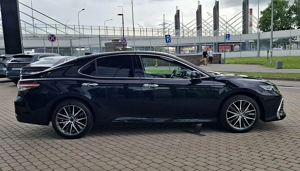 Toyota Camry 2.5 4WD Седан DeLuxe (209 л.с.) фото 7