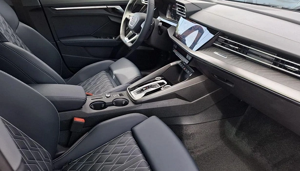 Audi A3 1.5 4WD Хэтчбек (160 л.с.) фото 12