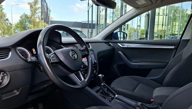 Skoda Octavia 1.8 4WD Лифтбек Style (180 л.с.) фото 10