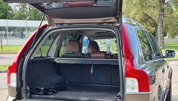 Volvo XC90 2.5 4WD Внедорожник (5 мест) (210 л.с.) фото 16