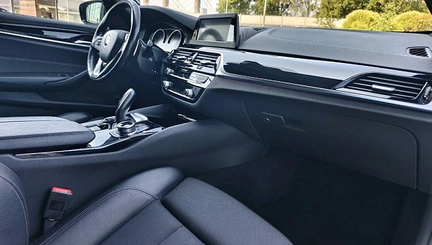 BMW 5 серии 520 d 4WD Седан Sport Line (190 л.с.) фото 11