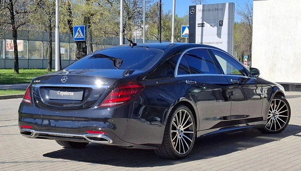 Mercedes-Benz S 560 4MATIC Седан (469 л.с.) фото 6