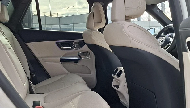 Mercedes-Benz GLC 2.0 4MATIC Внедорожник (258 л.с.) фото 13