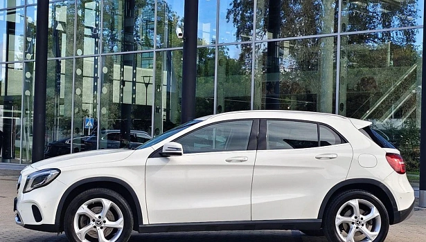 Mercedes-Benz GLA 250 4MATIC Внедорожник Urban Night Edition (211 л.с.) фото 3
