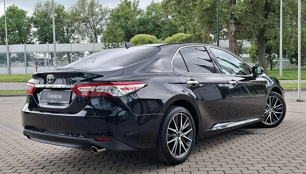 Toyota Camry 2.5 4WD Седан DeLuxe (209 л.с.) фото 6