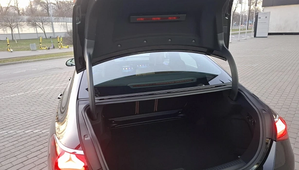 Mercedes-Benz E 2.0 4MATIC Седан (258 л.с.) фото 11