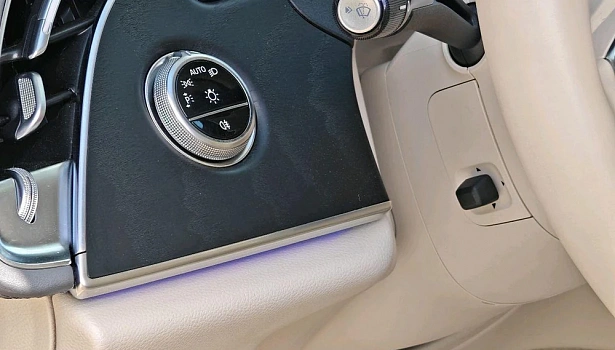 Mercedes-Benz E 2.0d 4MATIC Седан (197 л.с.) фото 20