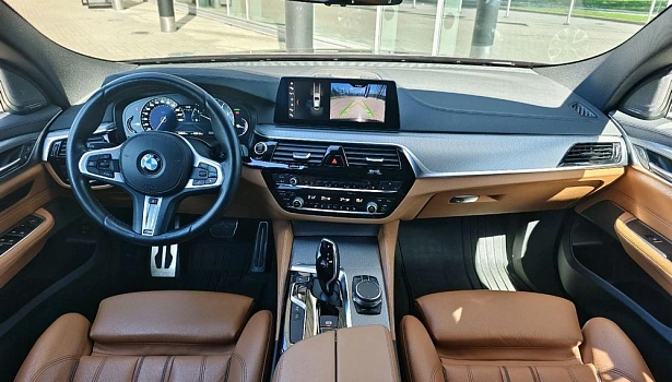 BMW 6 серии 630 4WD Лифтбек (249 л.с.) фото 9